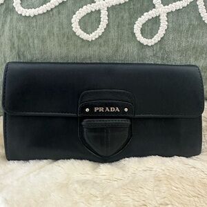 Prada leather long wallet with authenticity card